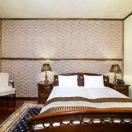 Ruebezahl Luxury Castle Golf マリアーンスケー・ラーズニェ